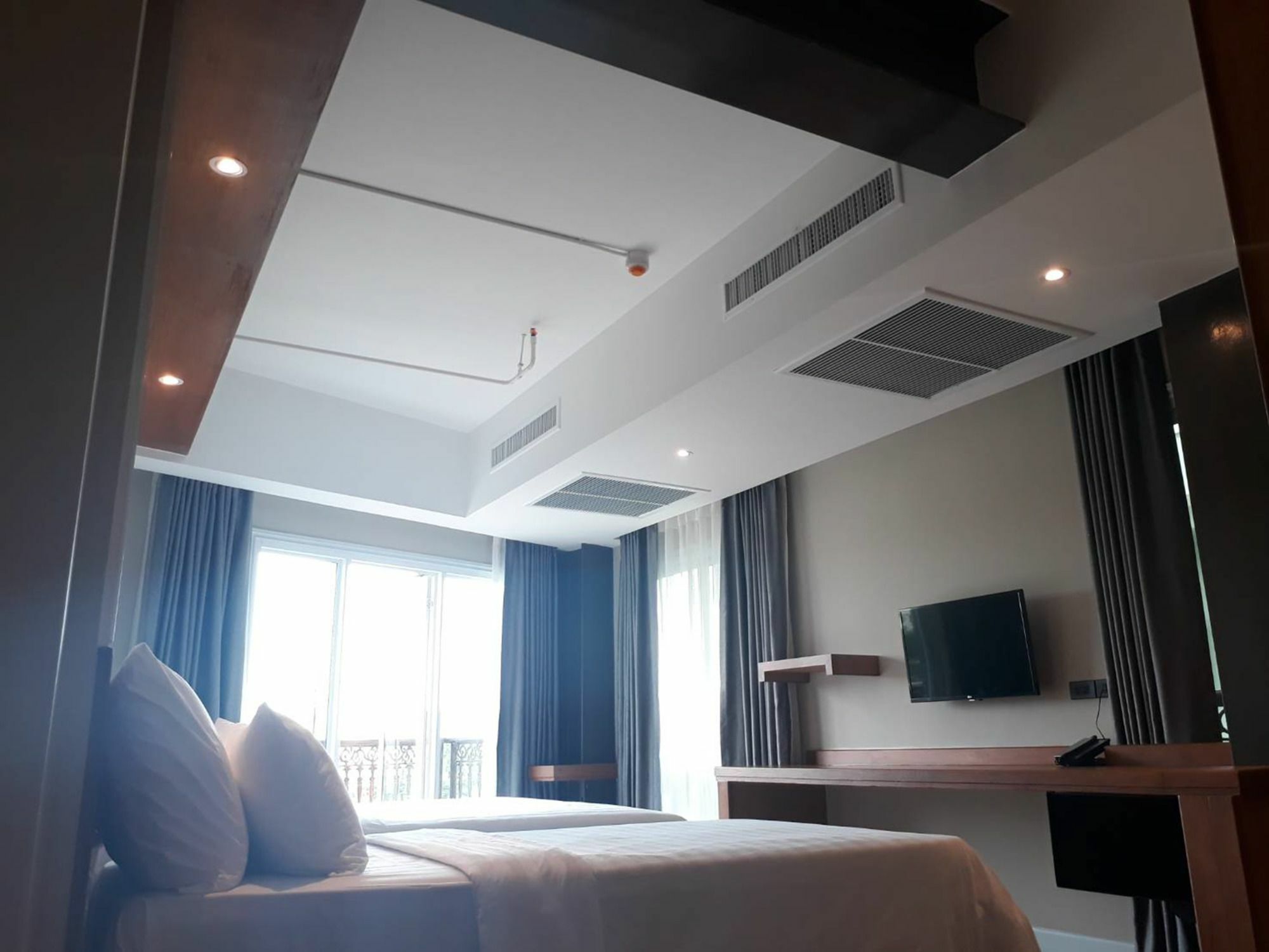 Dang Derm In The Park Khaosan Hotel Bangkok Luaran gambar