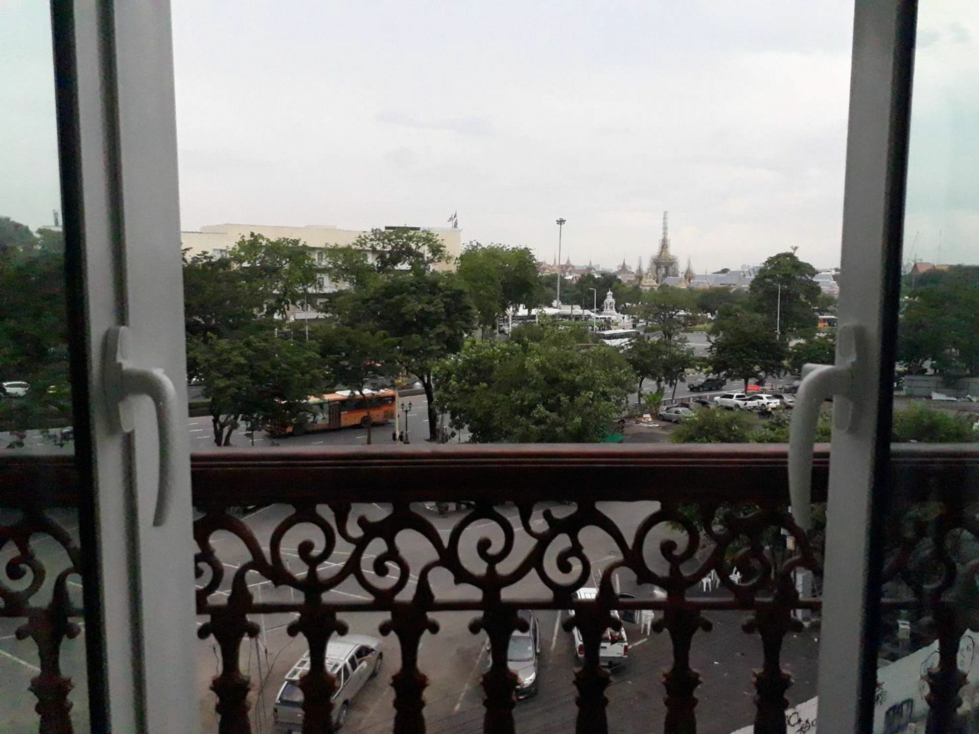 Dang Derm In The Park Khaosan Hotel Bangkok Luaran gambar